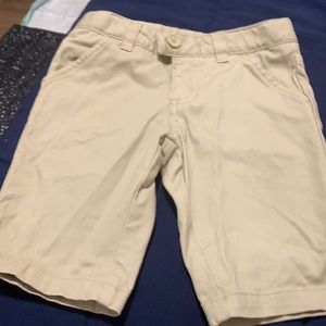 Kids size 6 Khaki shorts